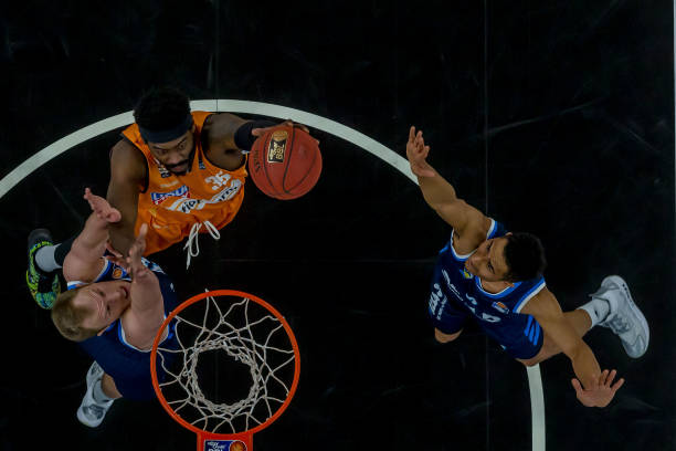 更是防守端 更是防守端