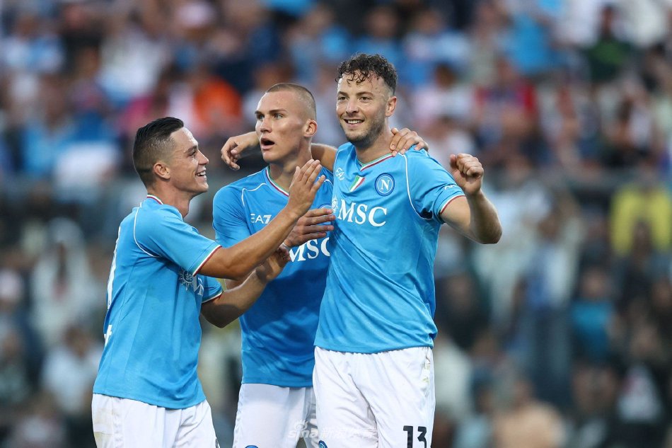 他不仅在进 他不仅在进